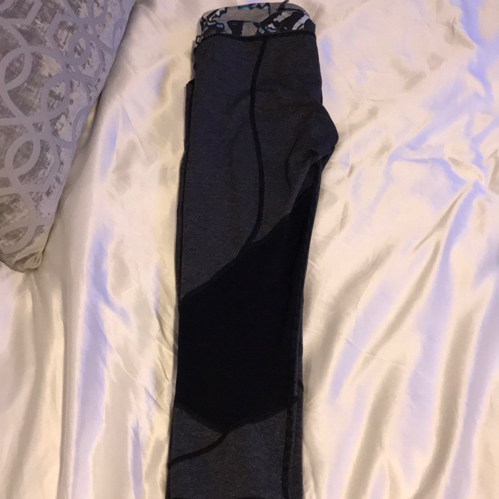 Black and grey Lululemon leggings